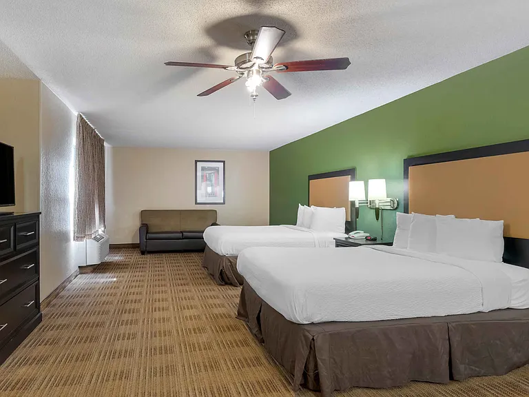 Deluxe Studio - 2 Full Beds
