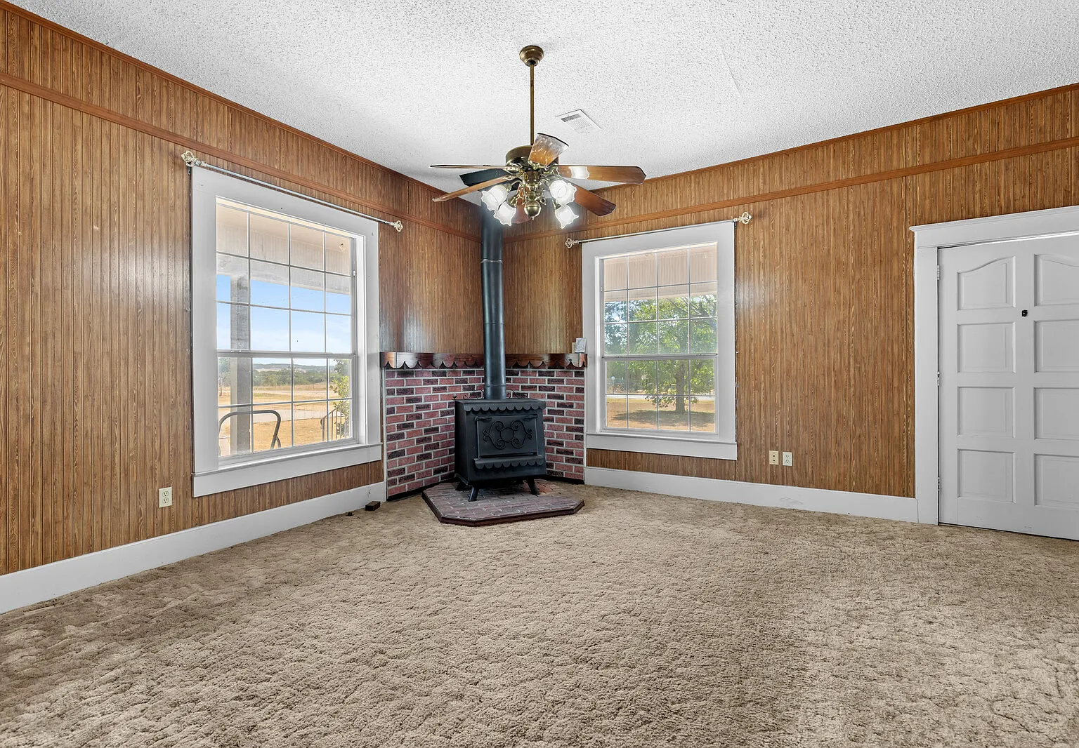 146 County Road 4285 - 1 — Photo 3