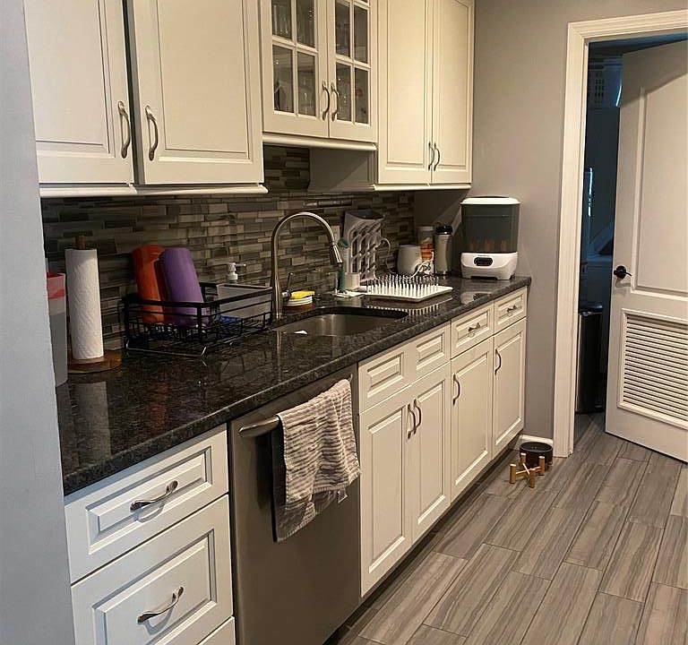 1st image of 29 Fairview Pl APT 3
