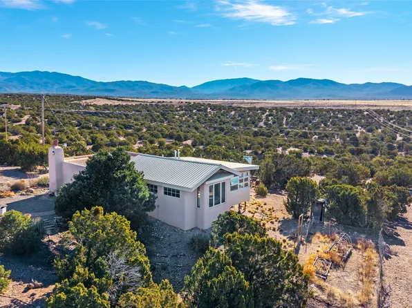 24 & 26 Calle Pia Tixier, Santa Fe, NM 87507