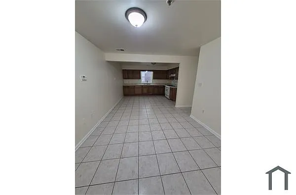 Building Photo - 128 Bragaw Ave #1