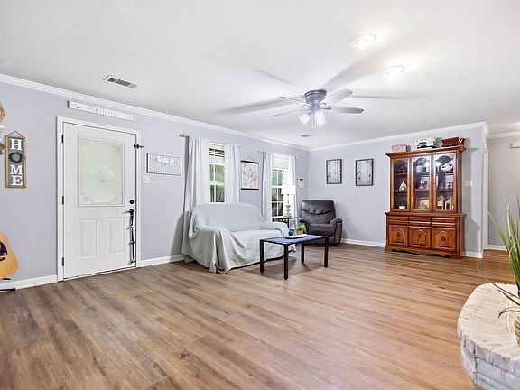 4th image of 134 Cinnamon Ln