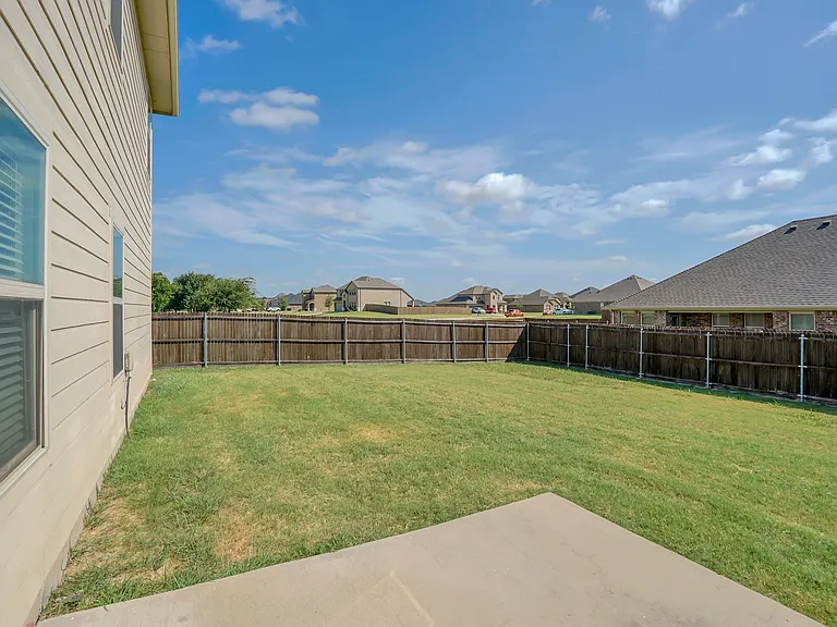 1535 Meadowlake Dr — Photo 38
