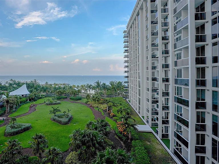 10275 Collins Ave #634 — Photo 32