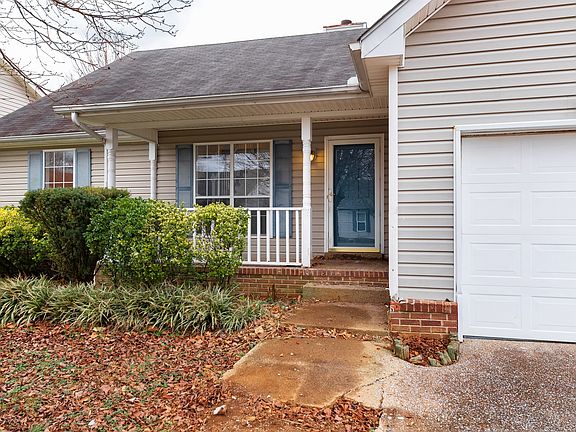 2nd image of 830 Neelys Chase Dr NE