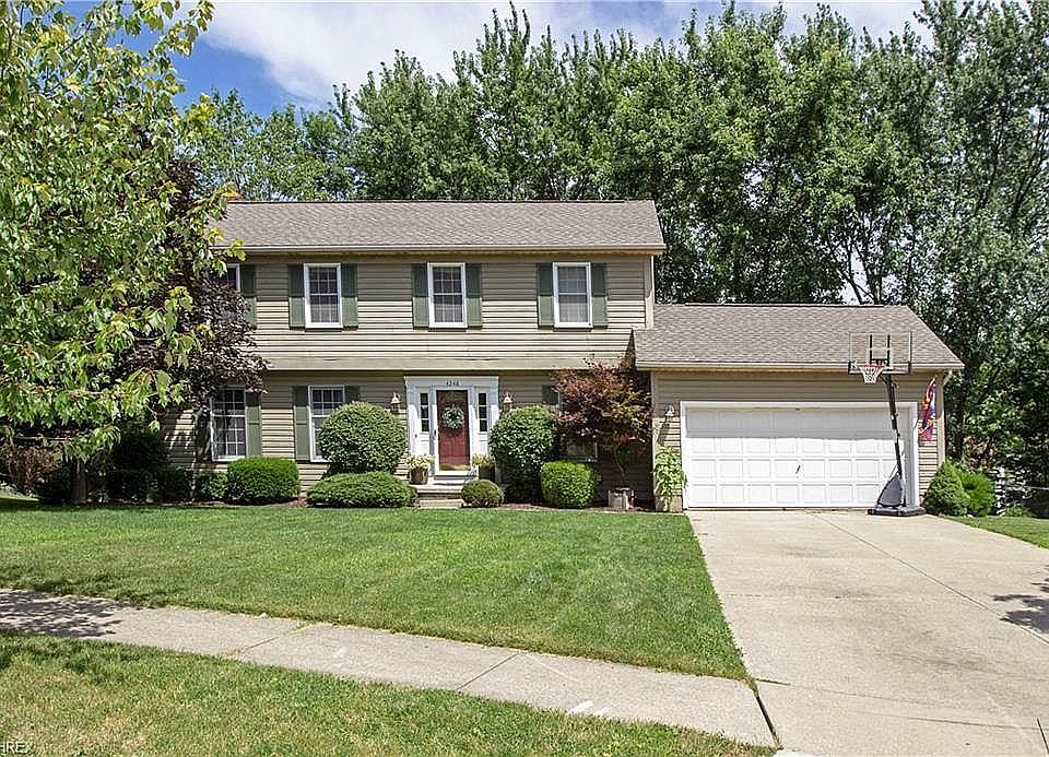 1st image of 4248 Williamsburg Dr
