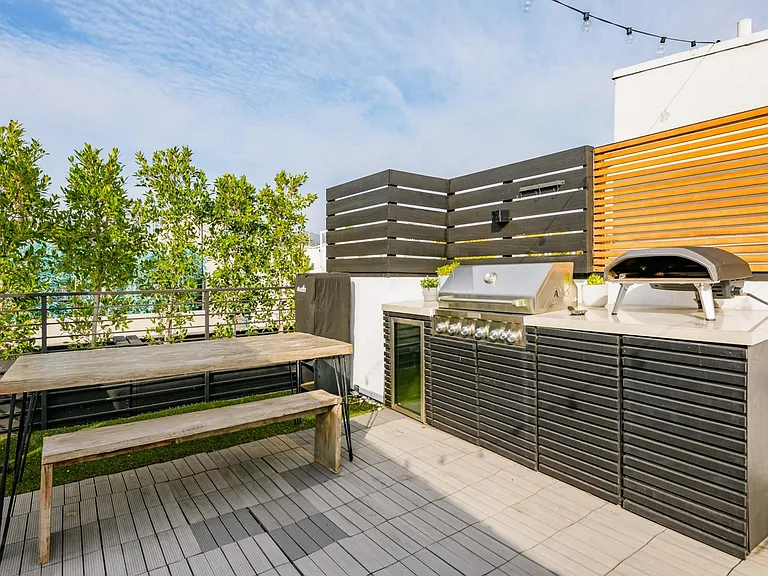 1238 Gordon St — Photo 25