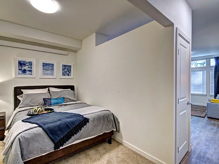 Emerald Crest Apartments — Photo 3