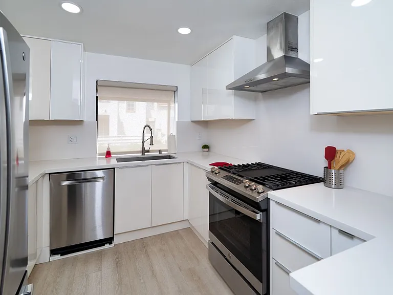 525 N Alhambra Ave #C — Photo 9