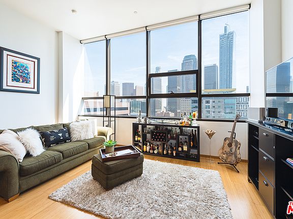 2nd image of 1100 Wilshire Blvd APT 1807