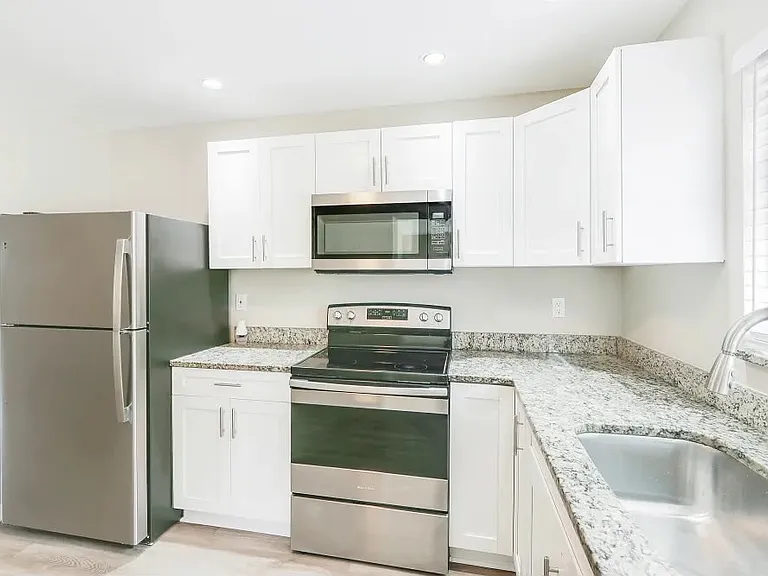 4517 S Hale Ave — Photo 6