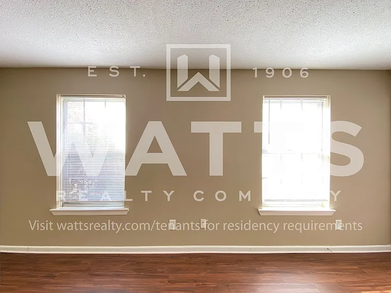Club View Apartments — Photo 30