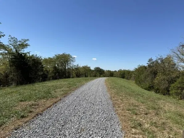 2281 W Creek Spur, Mount Olivet, KY 41064
