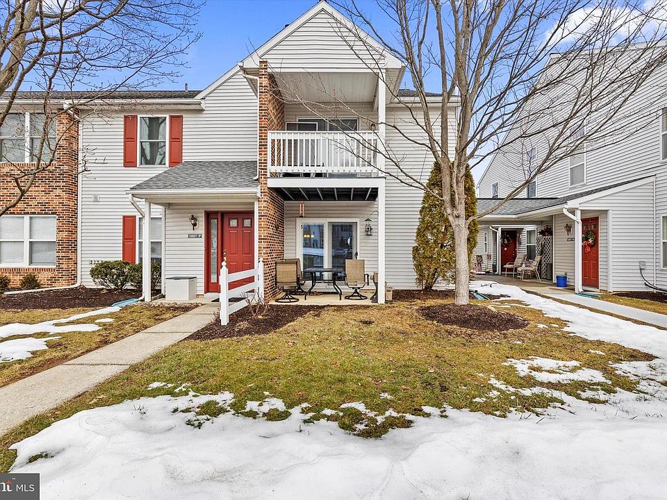 1st image of 5807 Hidden Lake Dr