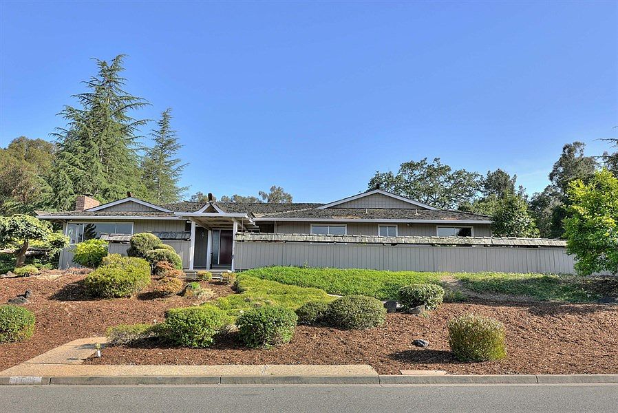 1st image of 19498 Crisp Ave