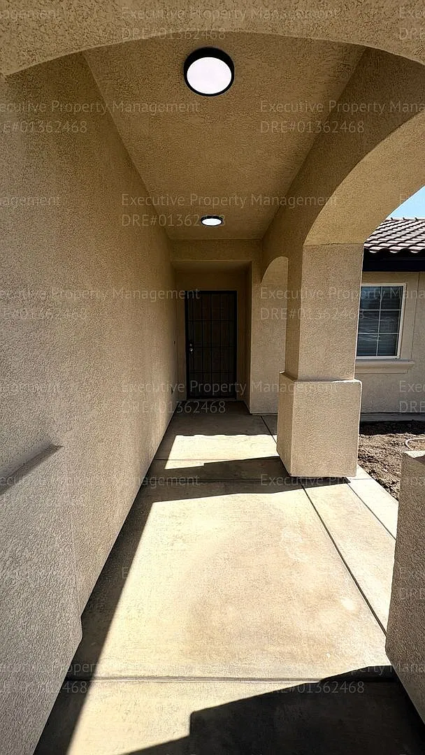 3 bedroom/ 2 bath home near S. Union Ave/ Hosking Ave — Photo 4