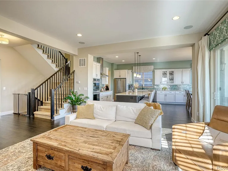 13700 Raritan Dr — Photo 7