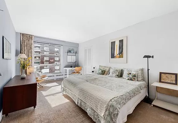 4th image of 90 La Salle St APT 14D