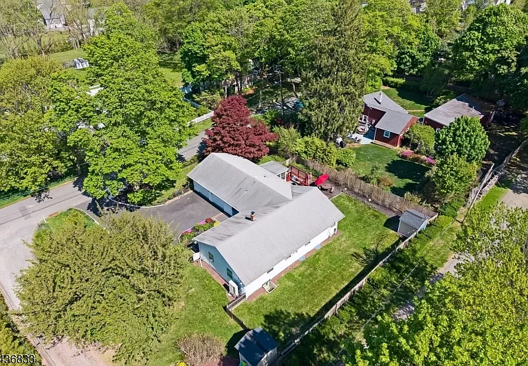 4 Hillcrest Ave — Photo 28