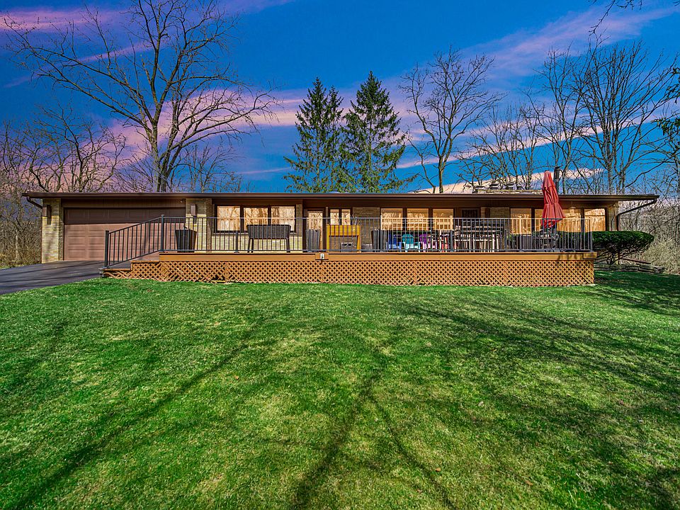 1st image of 1395 Woodland Ln
