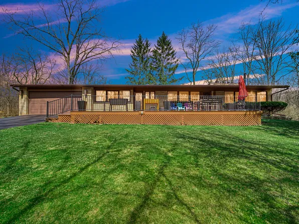1395 Woodland Ln, Riverwoods, IL 60015
