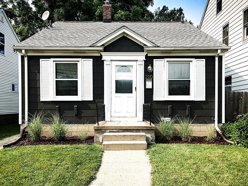 1st image of 210 W Bennette St