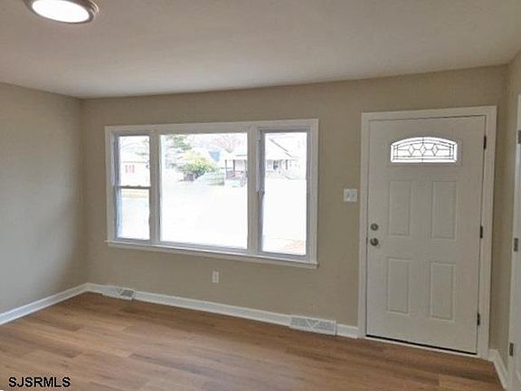 2nd image of 320 Jackson Ave