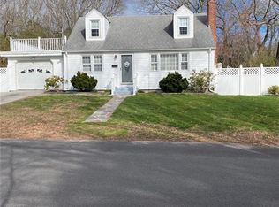 104 Edmond Dr, Warwick, RI 02886