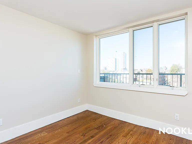 136 Erasmus St #4A — Photo 14