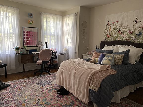 4th image of 21-21-23 Park St #1