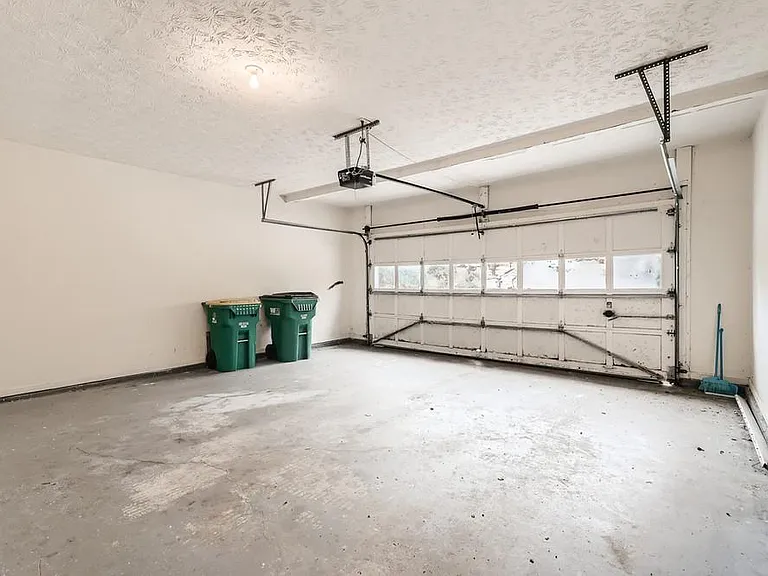 390 Saddle Bridge Dr — Photo 14