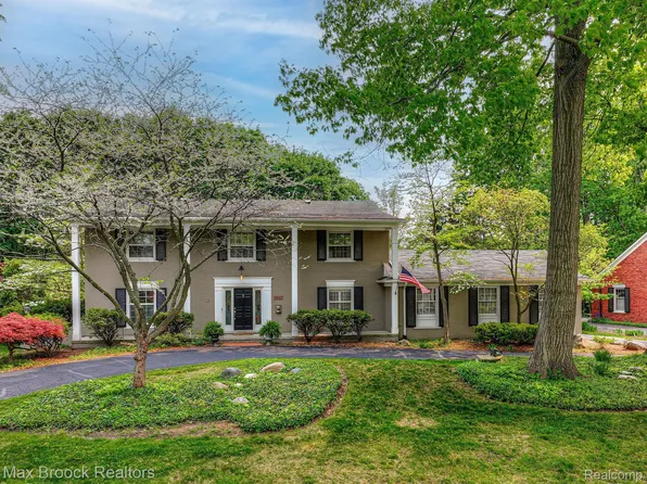 2555 Indian Mound Rd, Bloomfield Hills, MI 48301