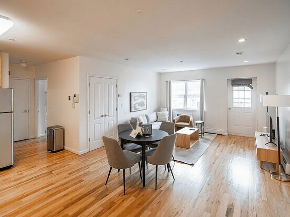 5th image of 567 Warren St APT 304