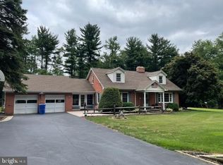 6716 Woodland Dr, Spring Grove, PA 17362