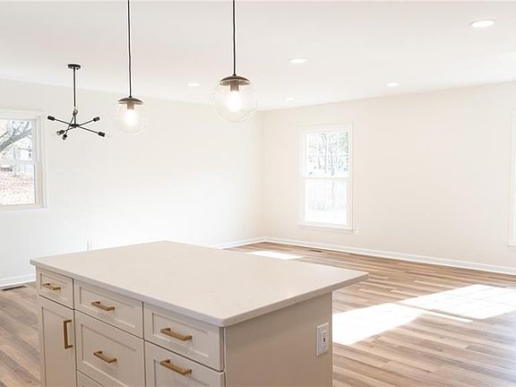 5th image of 4 Amberhill Ct