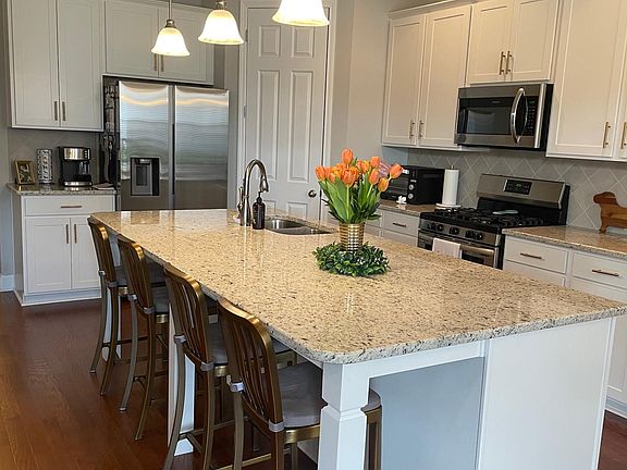 3rd image of 3094 Flowing Creek Dr