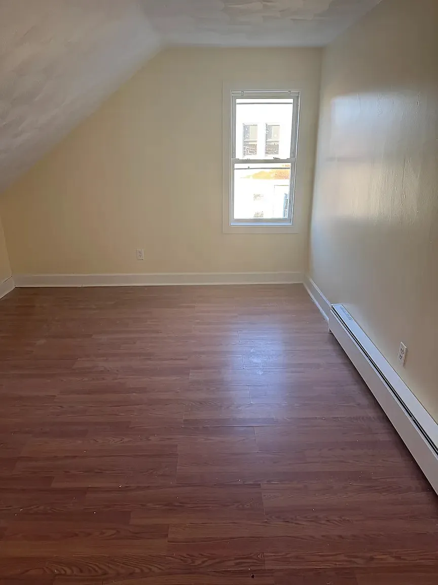 2 bed, 703 sqft, $1,800 — Photo 2