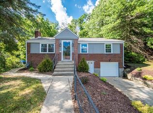 2330 Lambeth Dr, Pittsburgh, PA