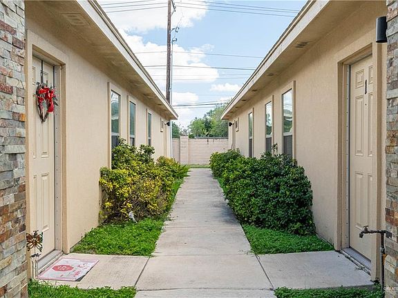 2nd image of 1210 Upas Dr APT 3