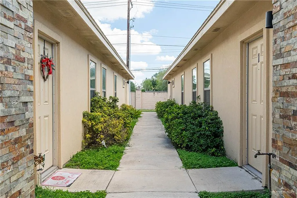 Building Photo - 1210 Upas Dr #3