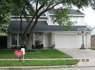 311 Reseda Dr, Webster, TX 77598