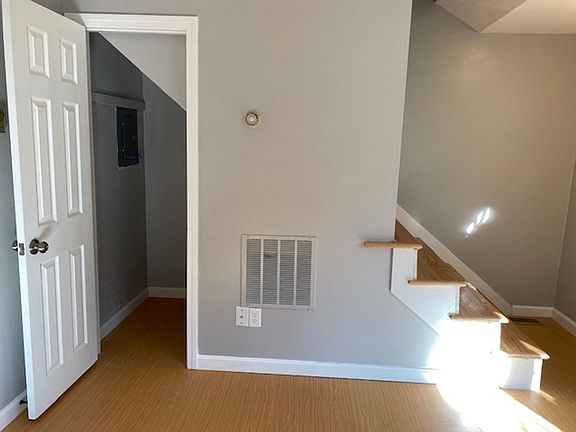 4th image of 9 Bayberry Ln #Townhouse 6