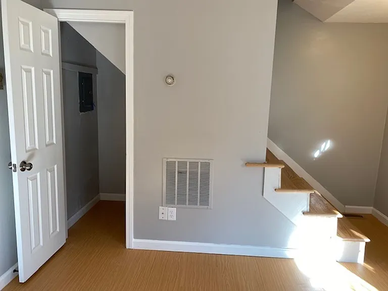 9 Bayberry Ln — Photo 5