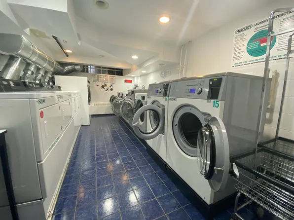 1874 Pelham Parkway South image 23 of 26