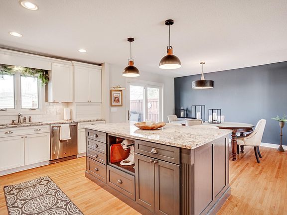 5th image of 2221 Quebec Dr
