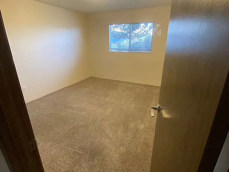1 Bedroom 1 Bathroom at Hollywood Park Apartments — Photo 21
