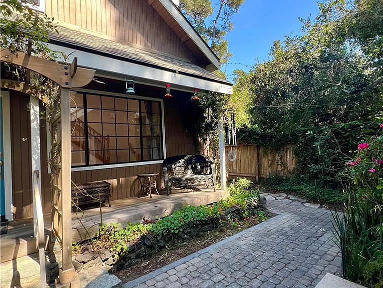 1530 Emerson Rd — Photo 5