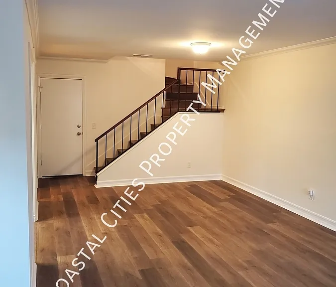 10020 1/2 Base Line Rd #1 — Photo 3