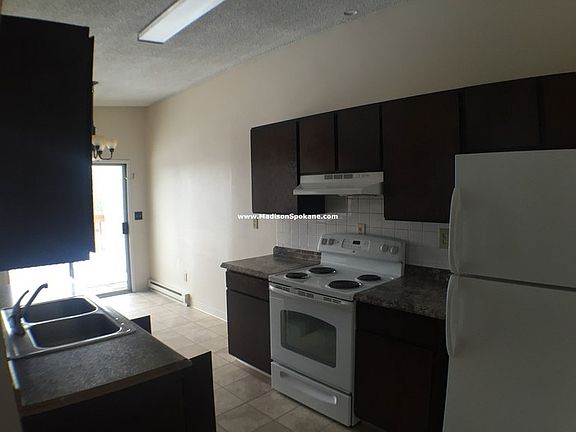 4th image of 15019 E Mission Ave