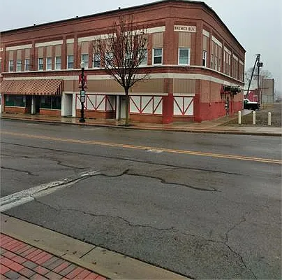 102-108 N Main St